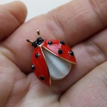 Ustvarjalne Mini Insektov Pin Broška Moda Spusti Glaze Emajl Sedem Star Ladybug Živali Broška za Ženske, Nakit, Dodatki, Darila
